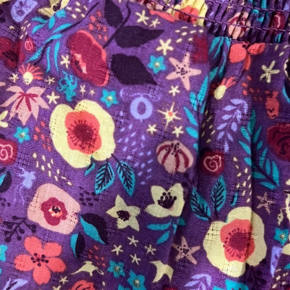 Disneys princess crop top and matching shorts - Picture 7 of 8